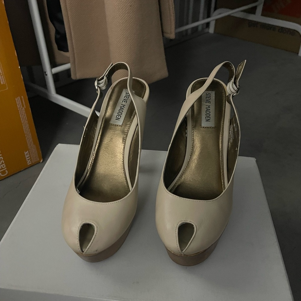 Steve Madden Cream Slingback Heels